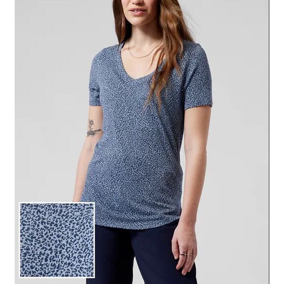 Athleta Blue Micro Cheetah Scoop V-Neck Short Sleeve Women's Top T-Shirt M - Picture 1 of 6